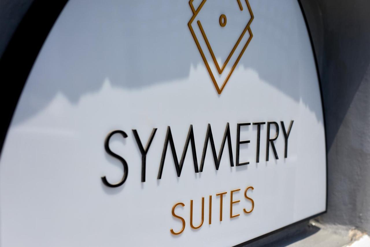 Symmetry Suites Akrotiri  Luaran gambar