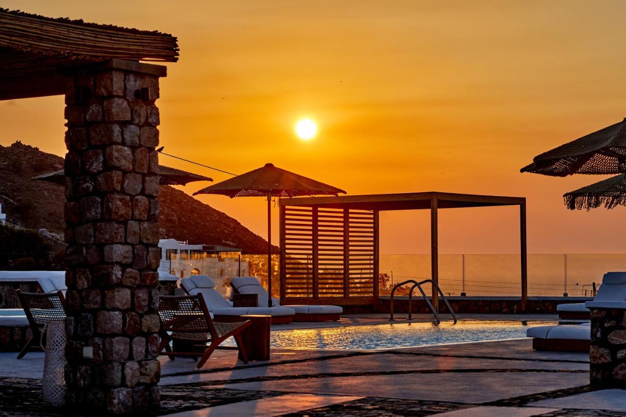 Symmetry Suites Akrotiri  Luaran gambar