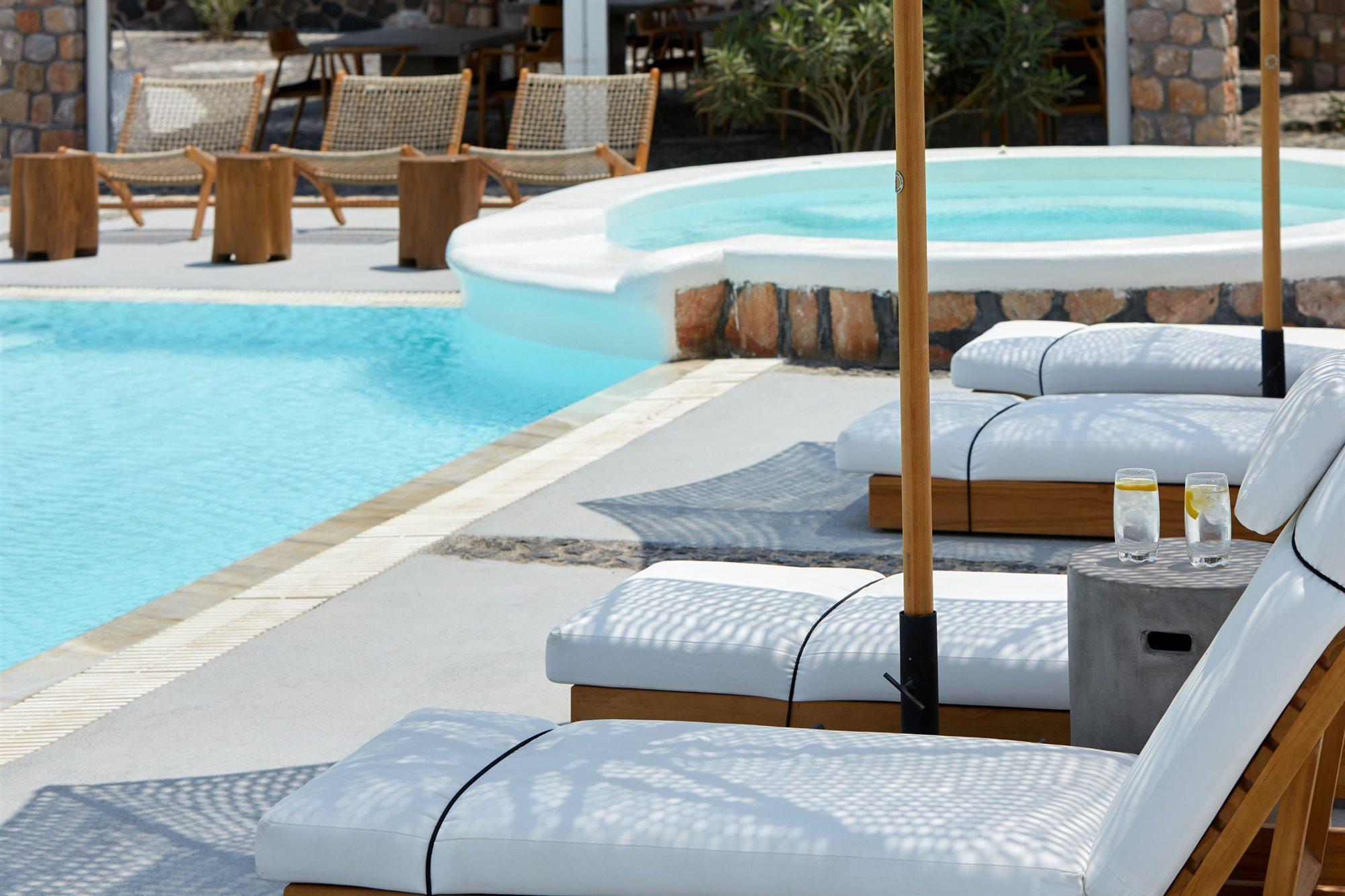 Symmetry Suites Akrotiri  Luaran gambar