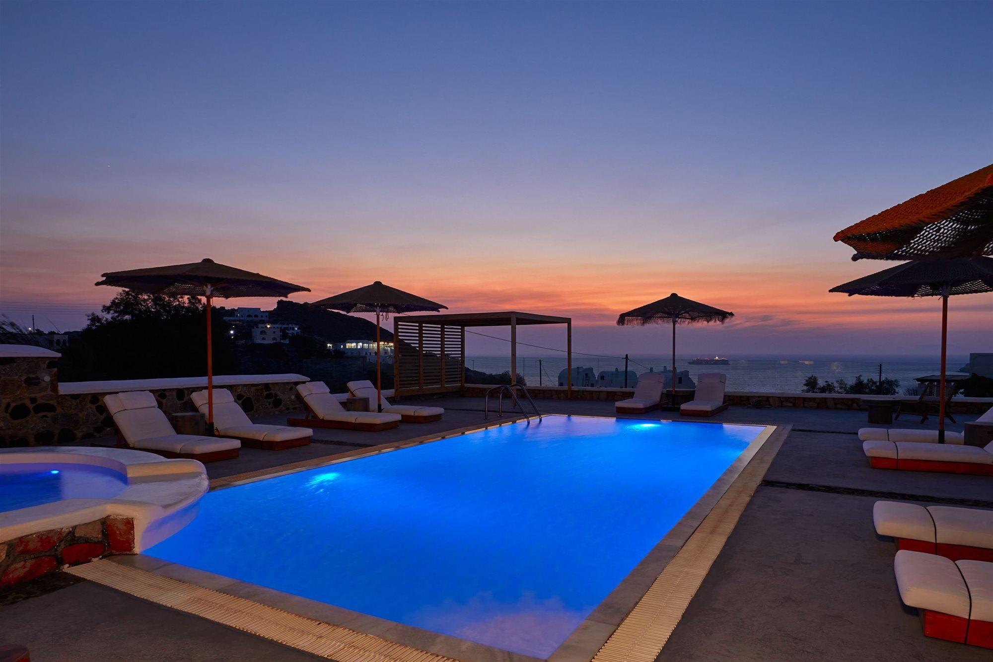 Symmetry Suites Akrotiri  Luaran gambar