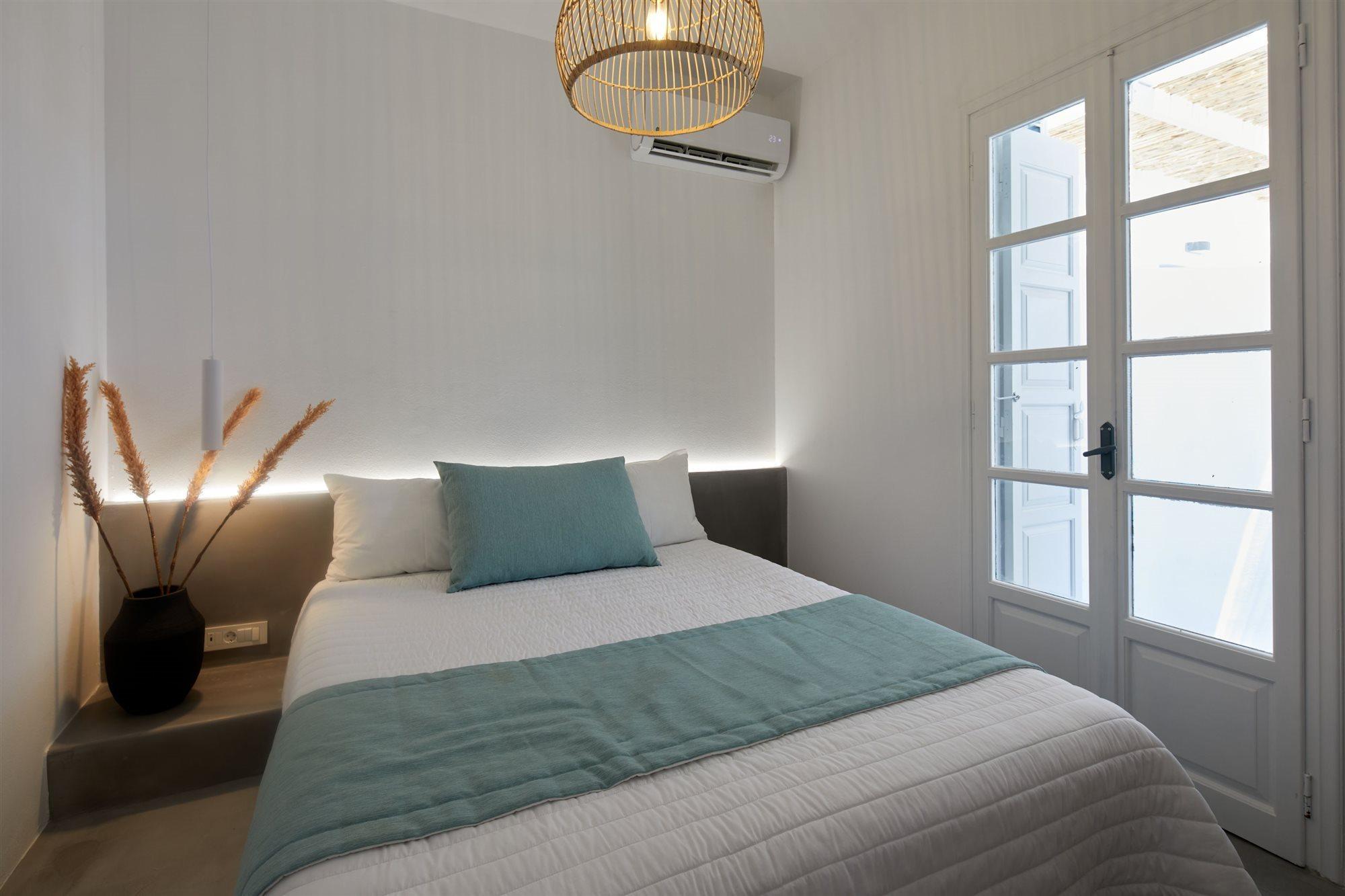 Symmetry Suites Akrotiri  Luaran gambar