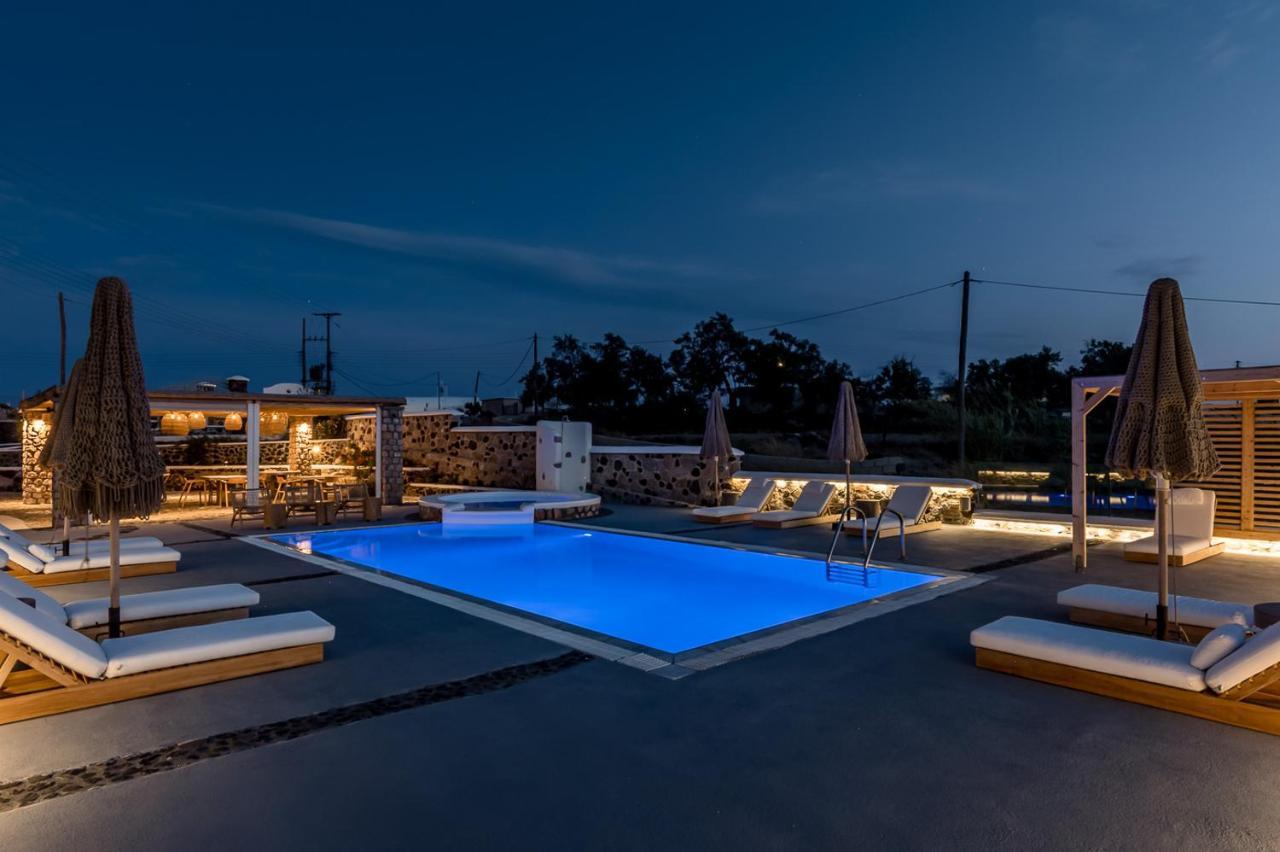 Symmetry Suites Akrotiri  Luaran gambar