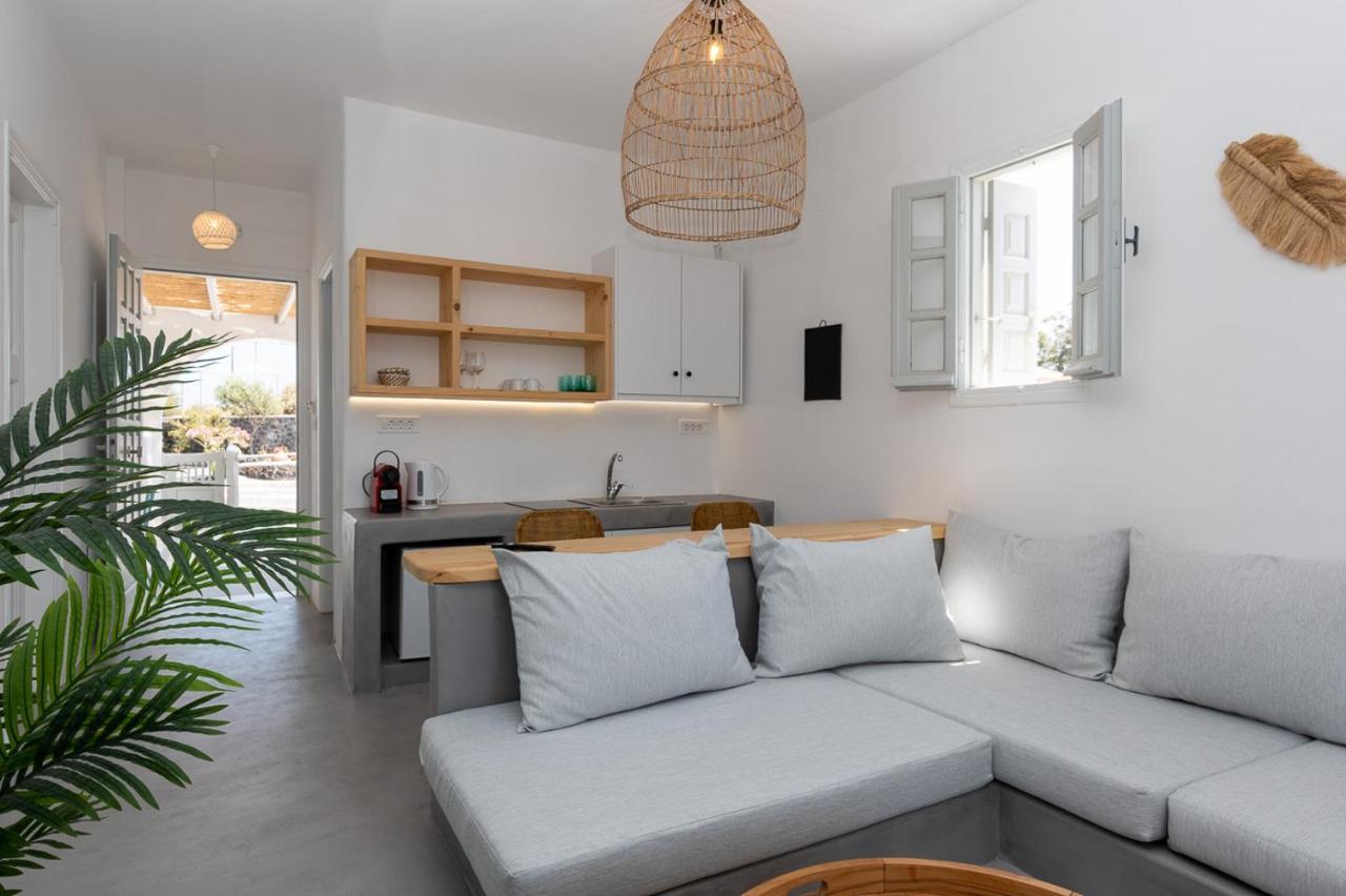 Symmetry Suites Akrotiri  Luaran gambar