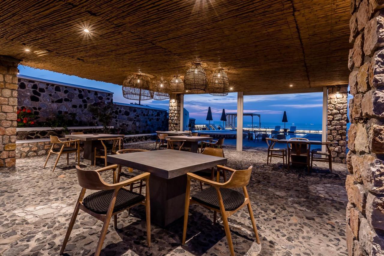 Symmetry Suites Akrotiri  Luaran gambar