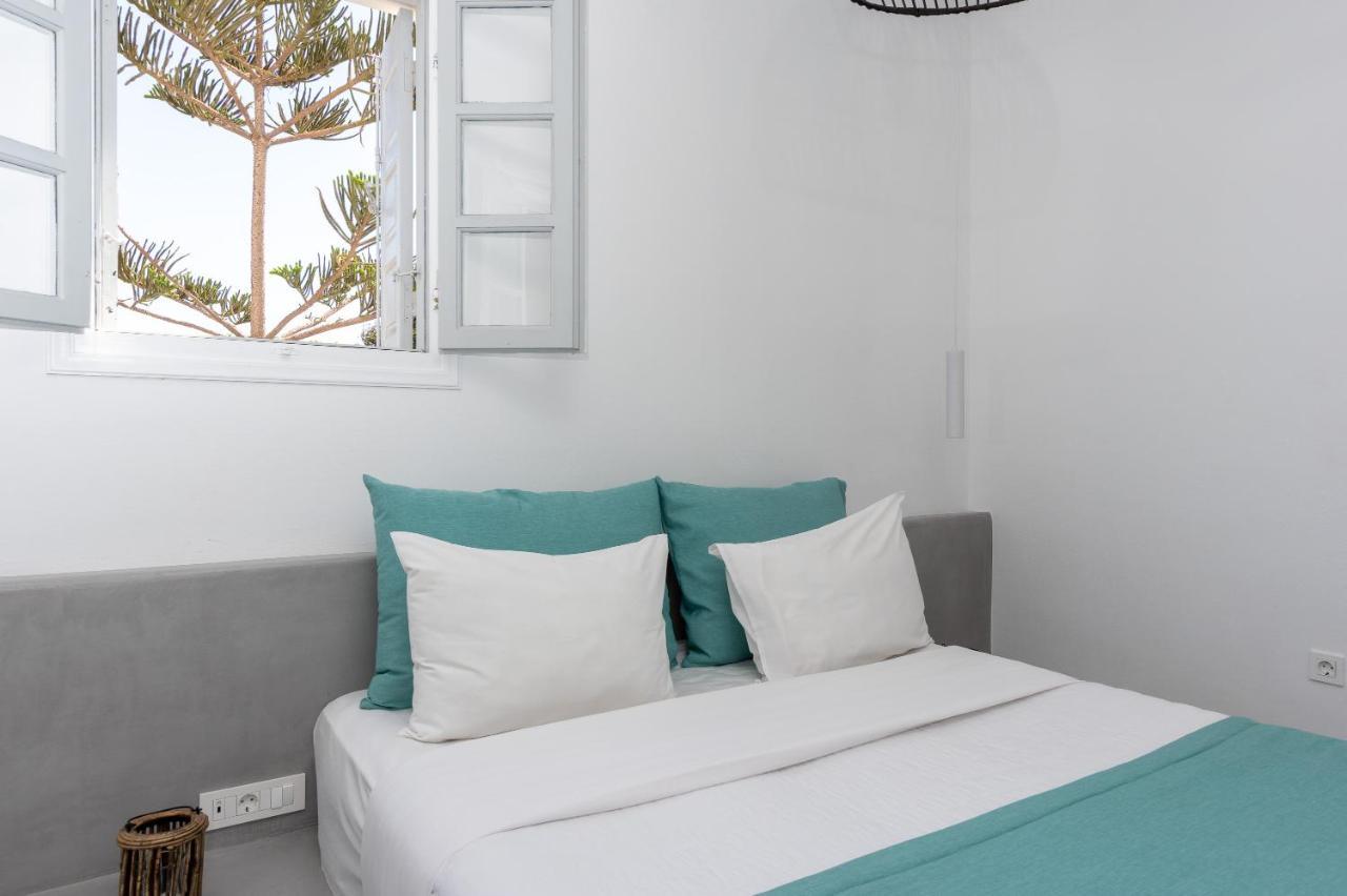 Symmetry Suites Akrotiri  Luaran gambar